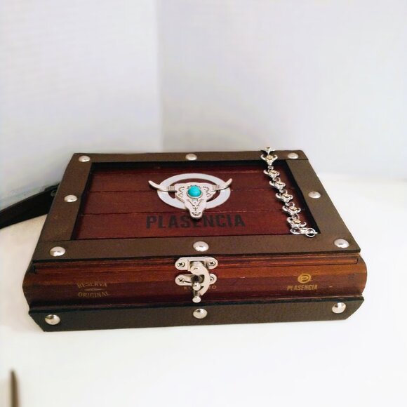 Suenos de Saundra Upcycled PLASENCIA, Crossbody/Shoulder Strap Cigar Box, Purse - Picture 6 of 13